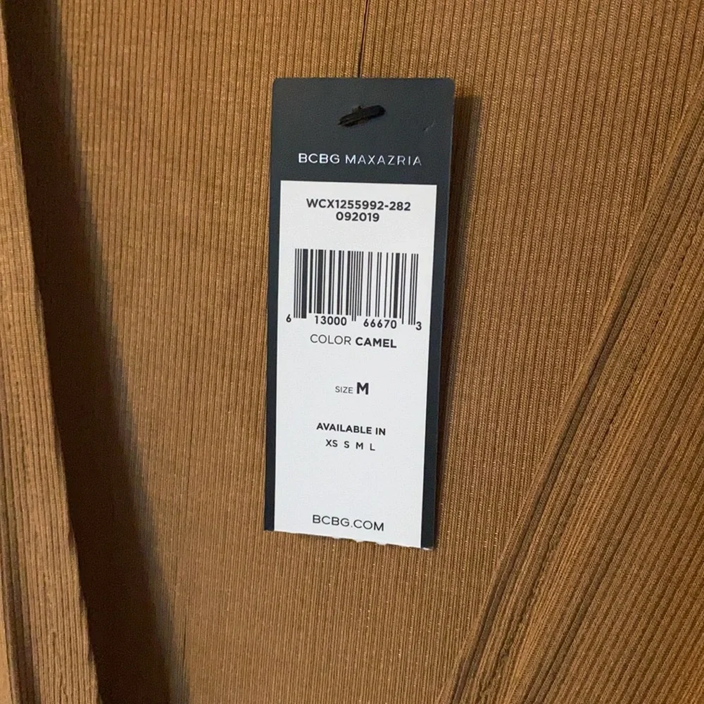 BCBG v neck shirt - Picture 2 of 3